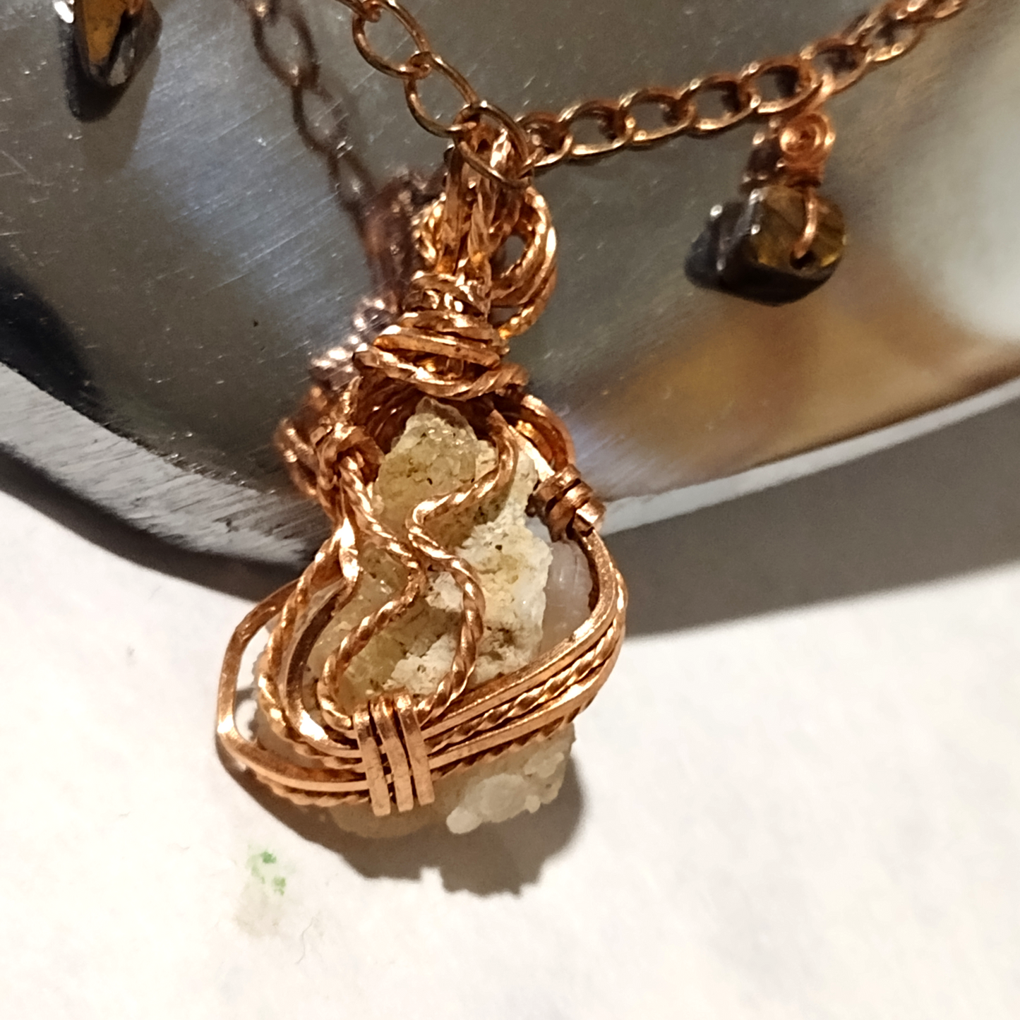 Crazy Wire Work Beaded Jewelry Raw Chalcedony Rose Beaded Tiger Eye Copper Wire Wrapped Necklace