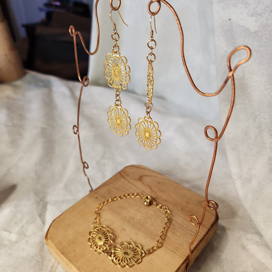 Esther's Gold Bezel Earring Bracelet Set